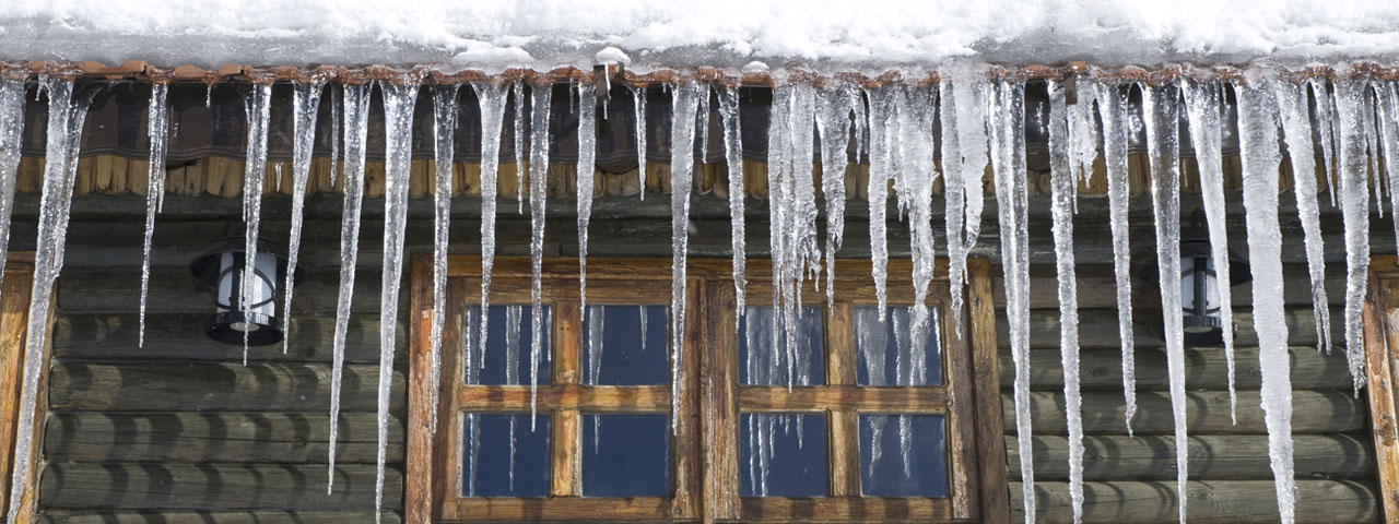 spray foam prevents ice dams by providing proper insulation in St Petersburg attic spaces